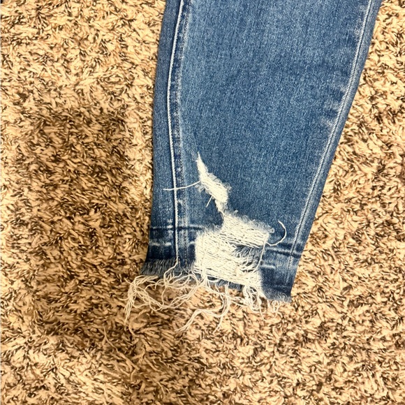 Distressed Women’s Denim sz 32 - Picture 2 of 11